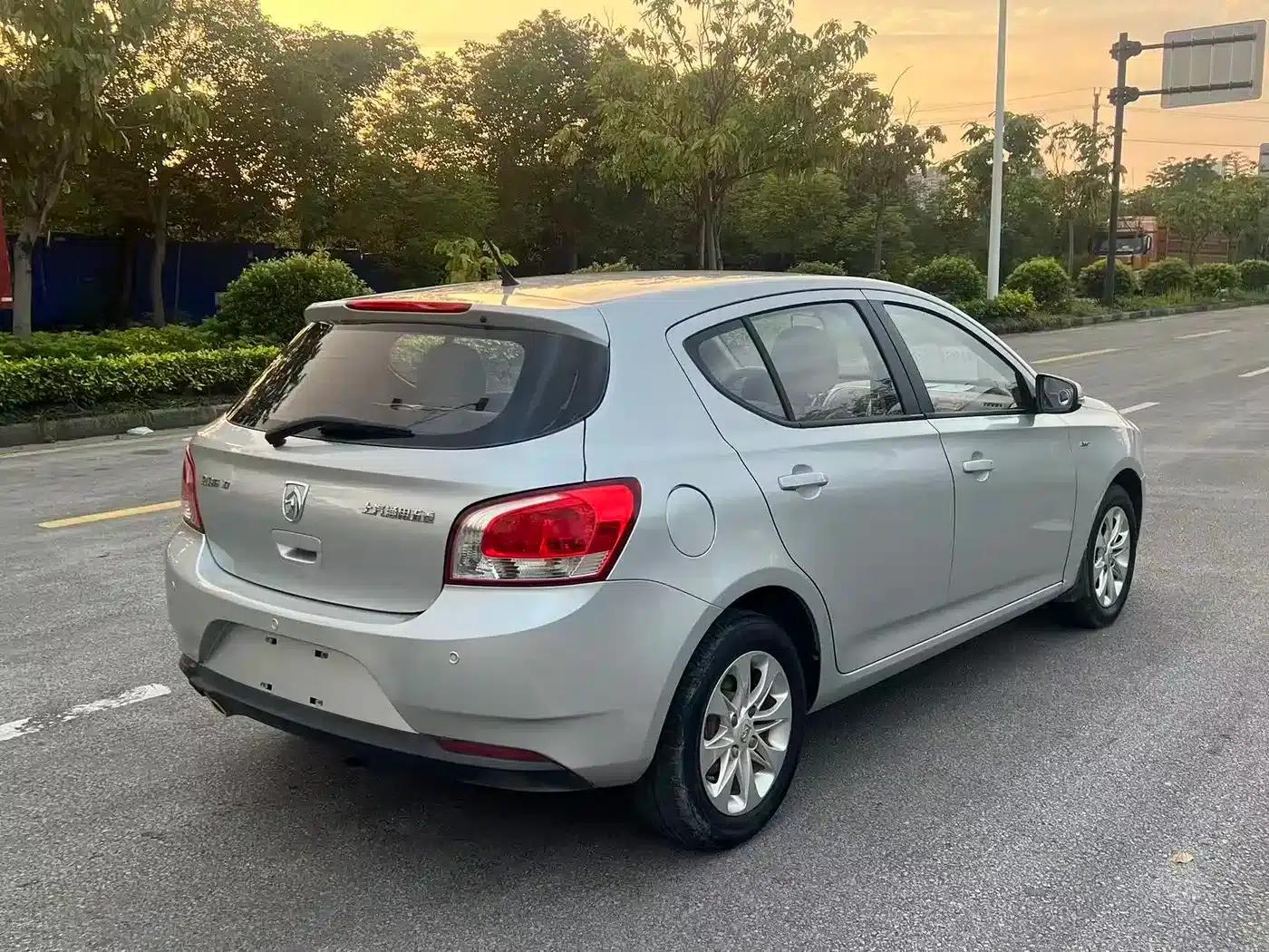 Baojun 610 2014 1.5L Manual Comfort Model — миниатюра 6