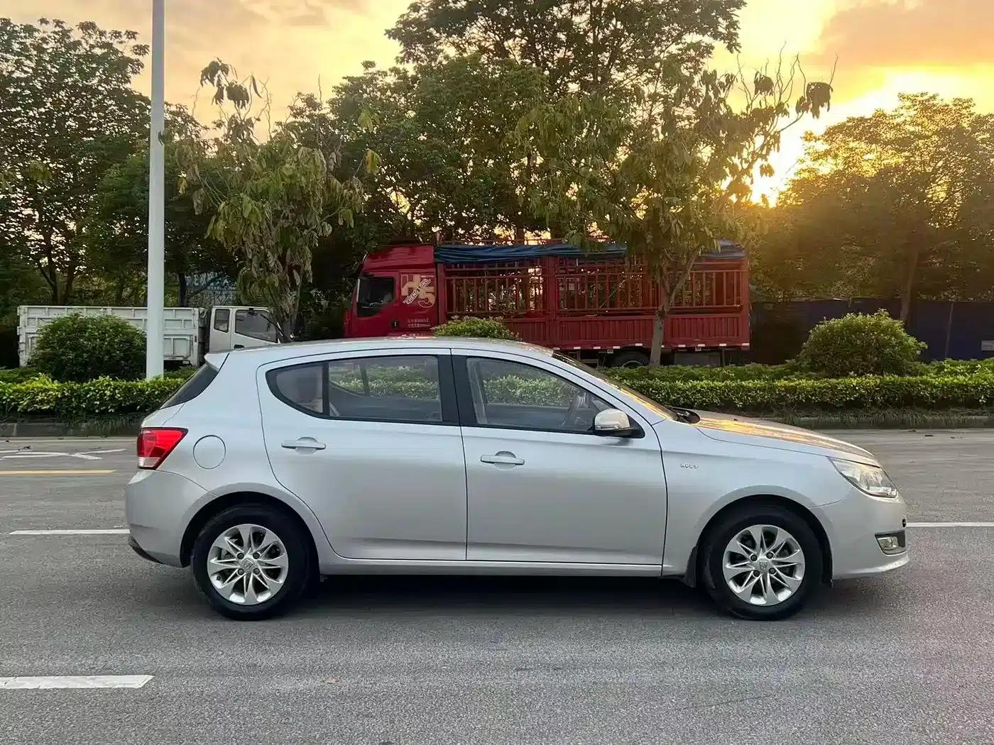 Baojun 610 2014 1.5L Manual Comfort Model — миниатюра 7