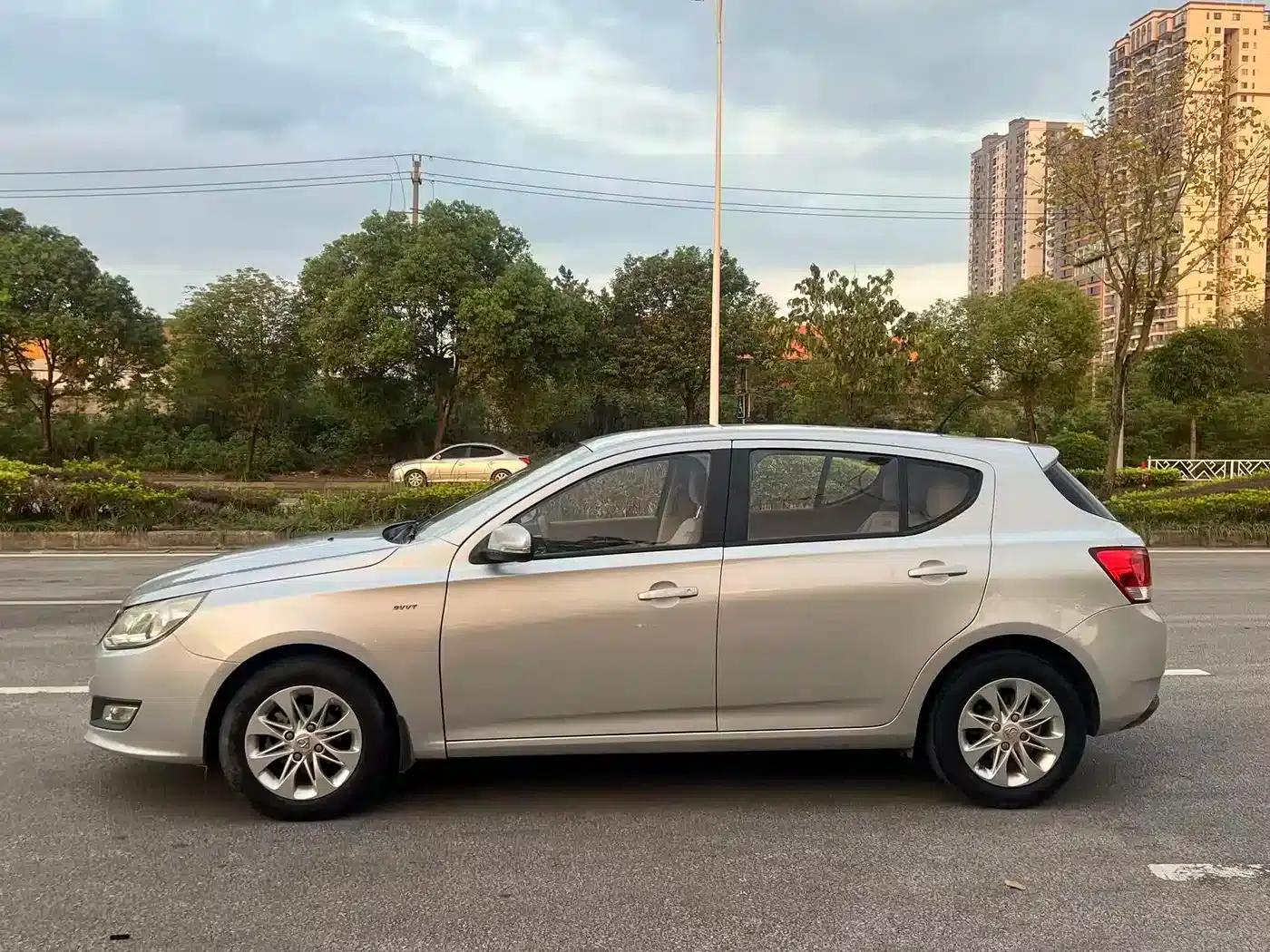 Baojun 610 2014 1.5L Manual Comfort Model — миниатюра 8
