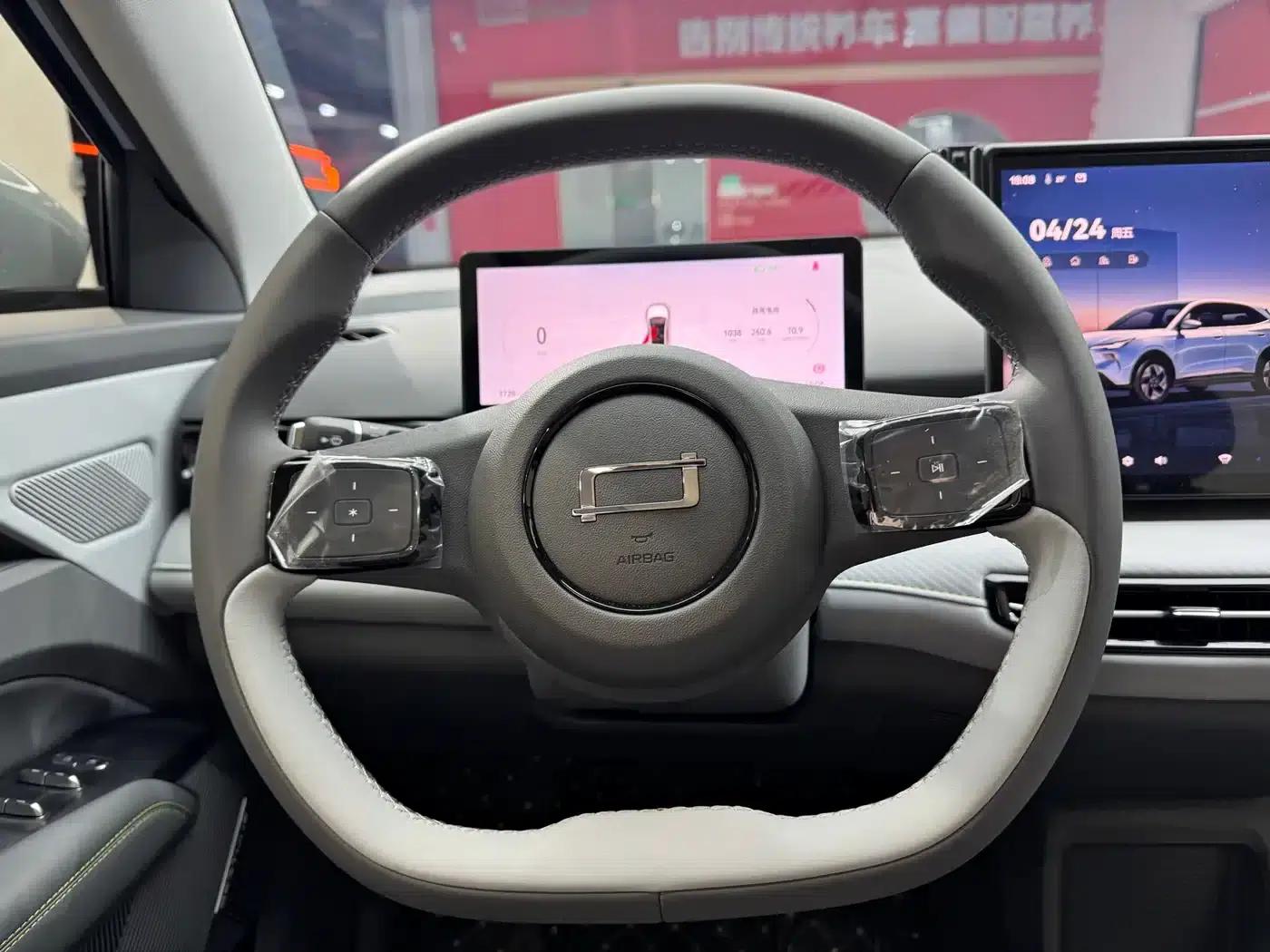 Yueyi 03 2025 Model 565km Enjoy Edition — миниатюра 15
