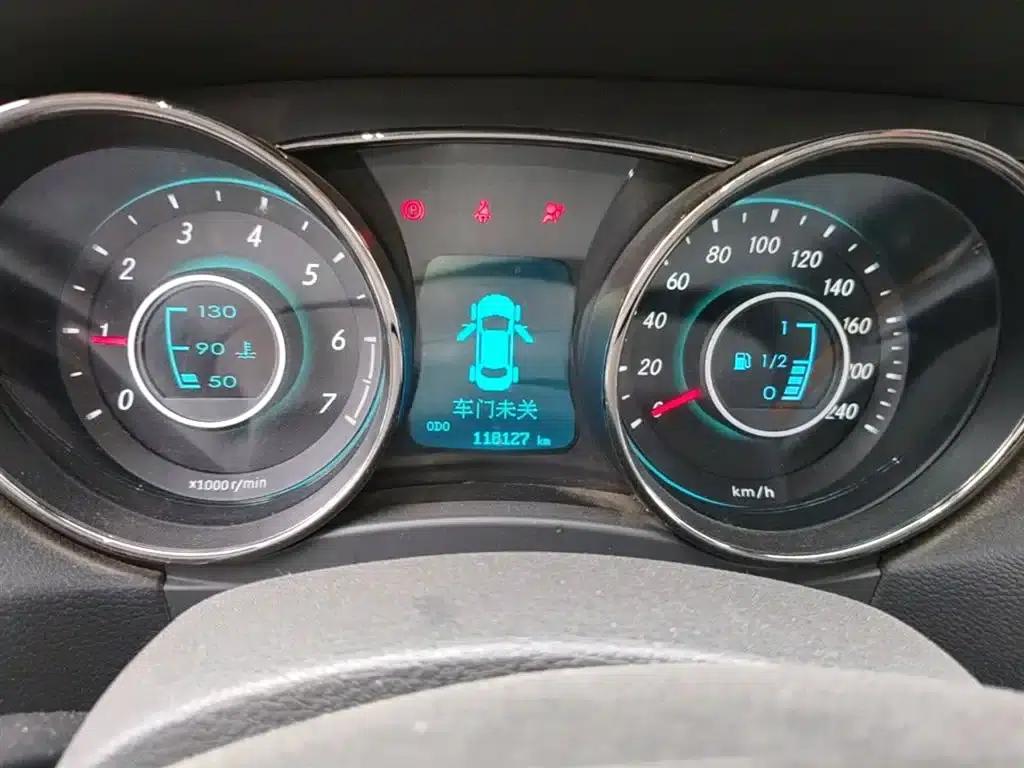 2014 Senova D50 1.5L Manual Comfort Edition — миниатюра 12
