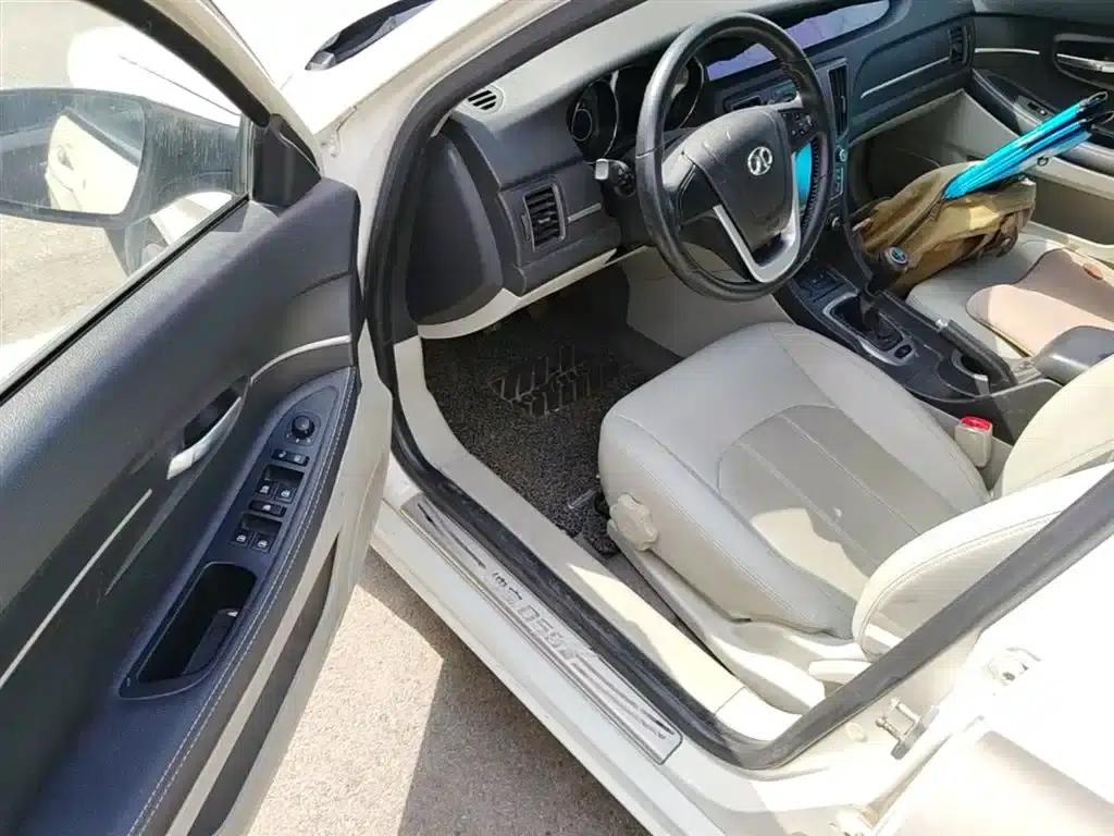 2014 Senova D50 1.5L Manual Comfort Edition — миниатюра 16