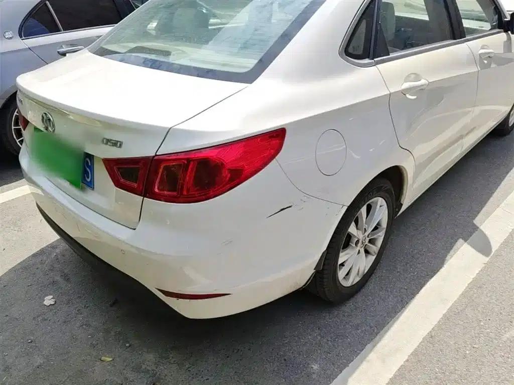2014 Senova D50 1.5L Manual Comfort Edition — миниатюра 8
