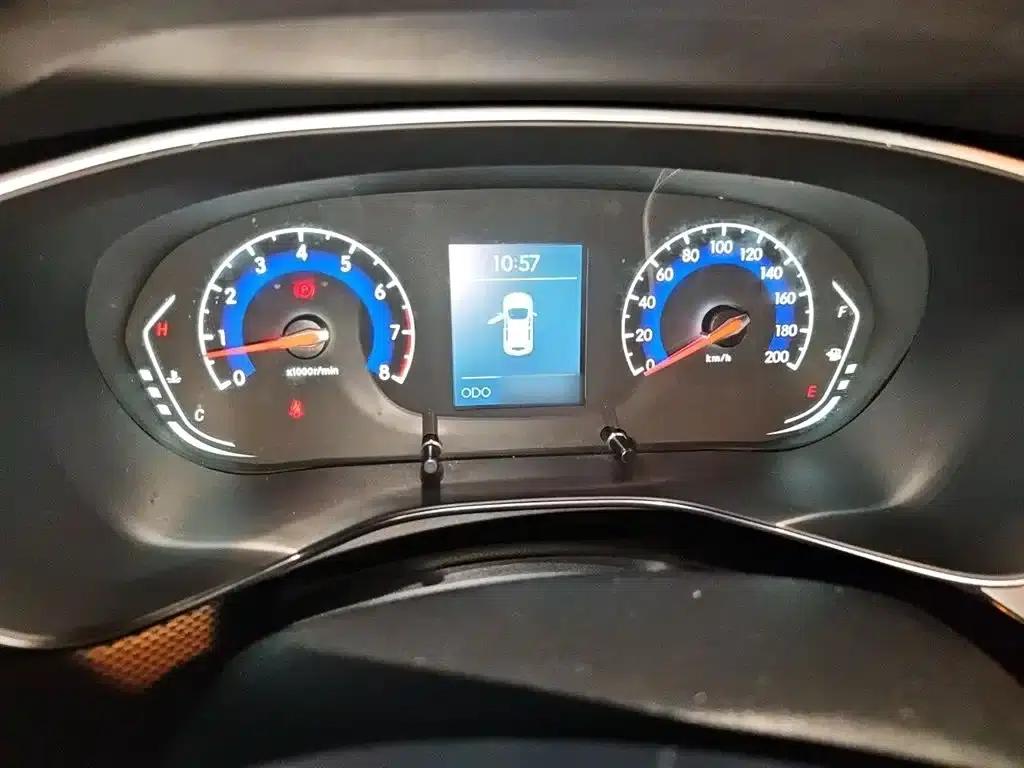 Beijing X3 2019 1.5T Manual Glory Edition — миниатюра 4