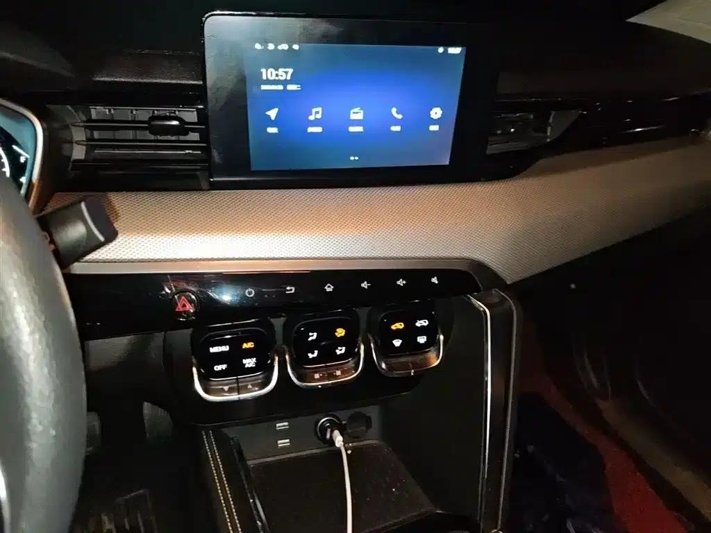 Beijing X3 2019 1.5T Manual Glory Edition — миниатюра 6