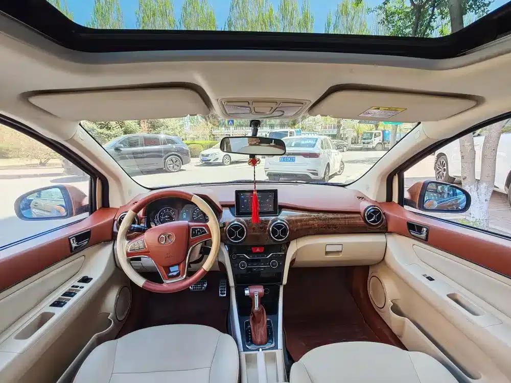 2015 Senova X25 1.5L Automatic Elite — миниатюра 7