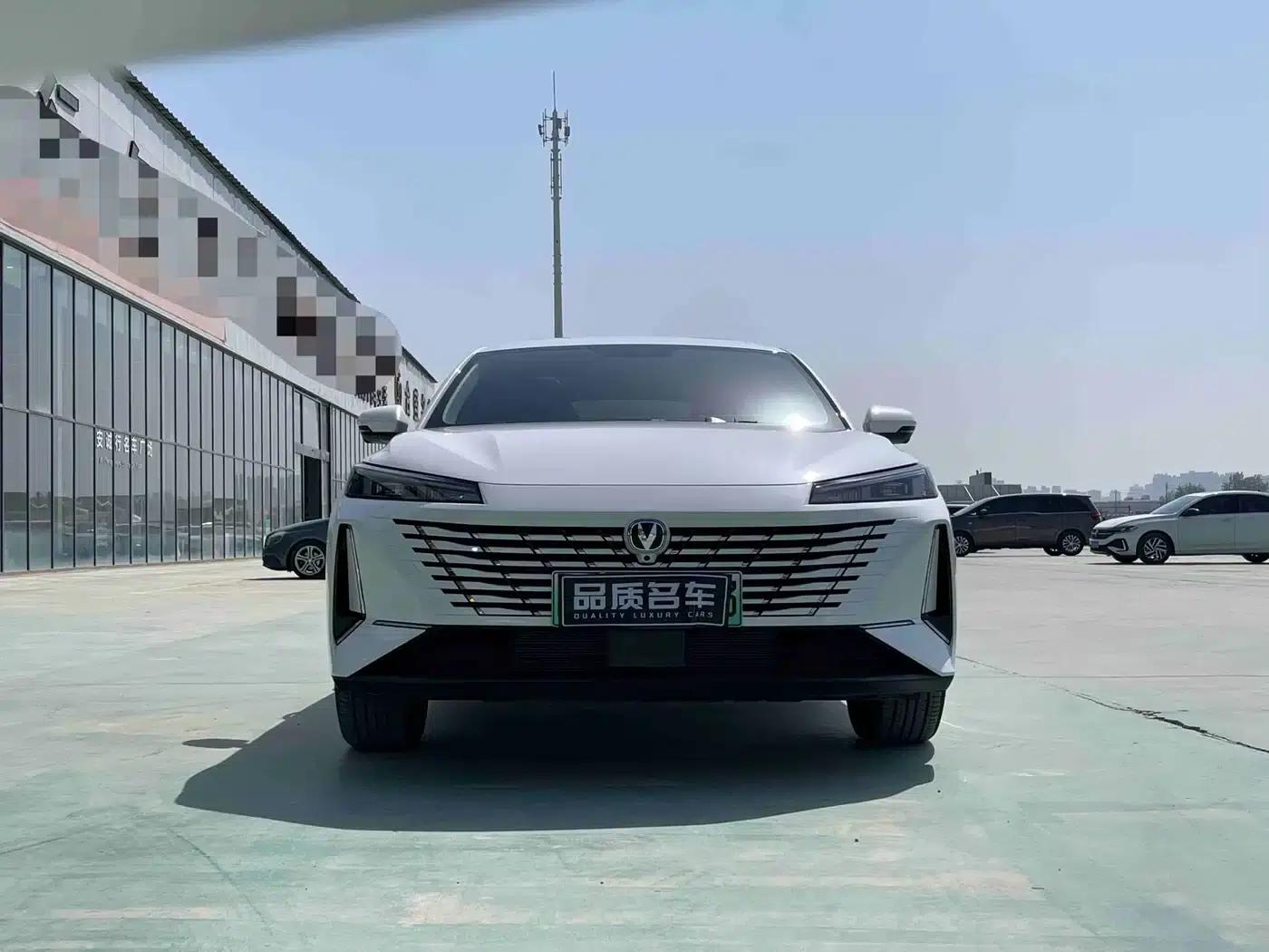 Changan Eado PHEV 2025 Smart Blue Whale 145KM Battleship Edition — миниатюра 2