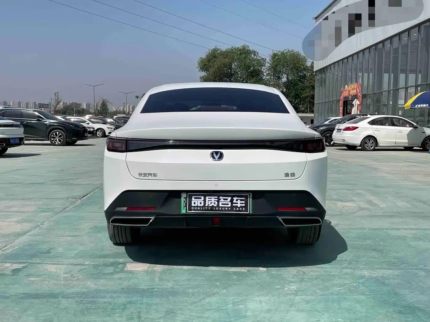 Changan Eado PHEV 2025 Smart Blue Whale 145KM Battleship Edition — миниатюра 15