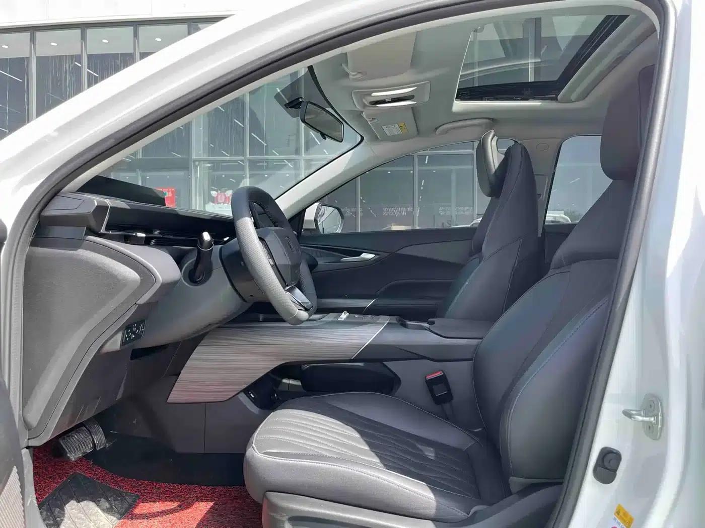 Changan Eado PHEV 2025 Smart Blue Whale 145KM Battleship Edition — миниатюра 4