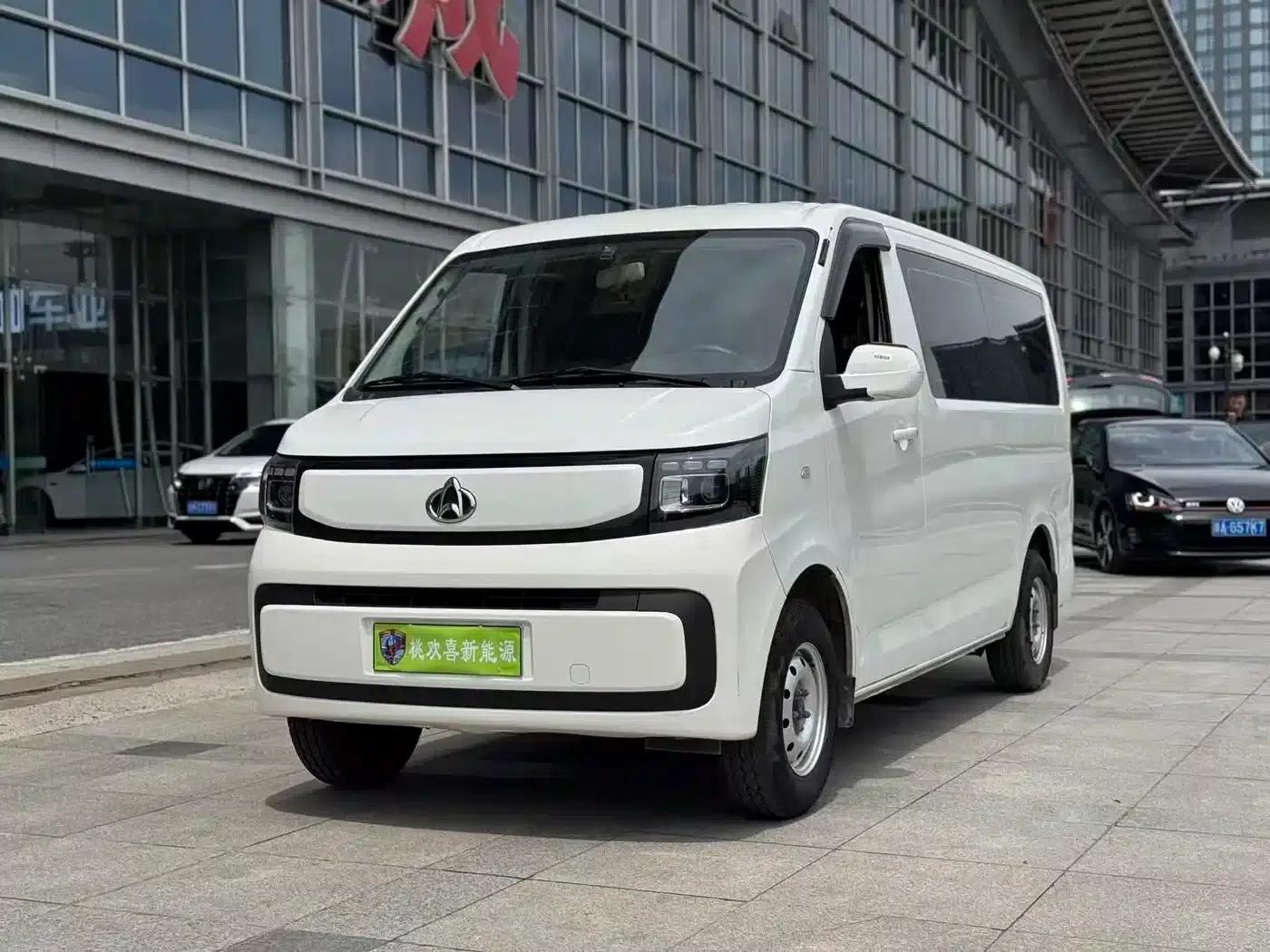 Changan Ruixing EM80 2025 Passenger Edition Comfort Model 6 Seats 300km Range Double Door — миниатюра 1