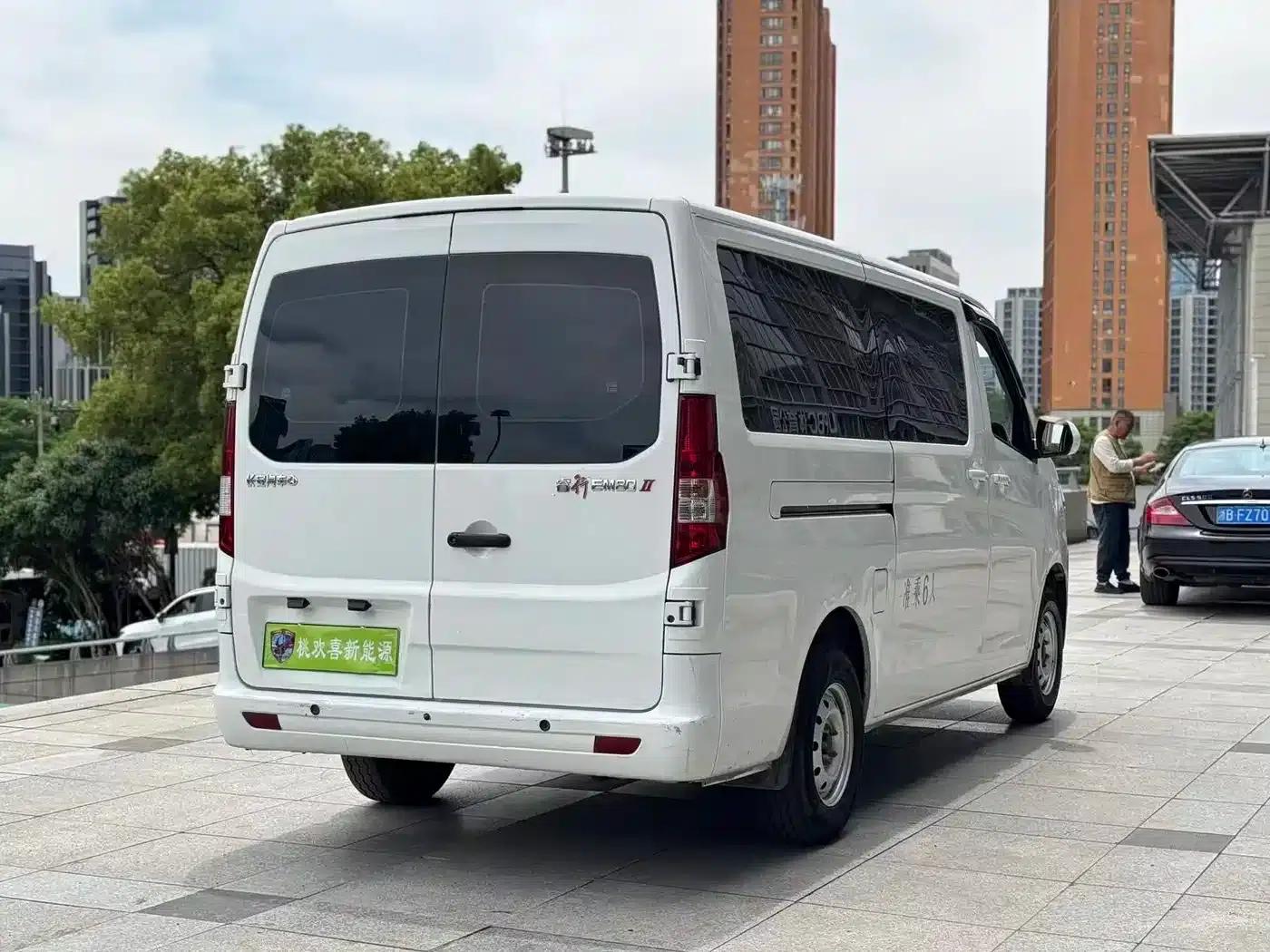 Changan Ruixing EM80 2025 Passenger Edition Comfort Model 6 Seats 300km Range Double Door — миниатюра 9