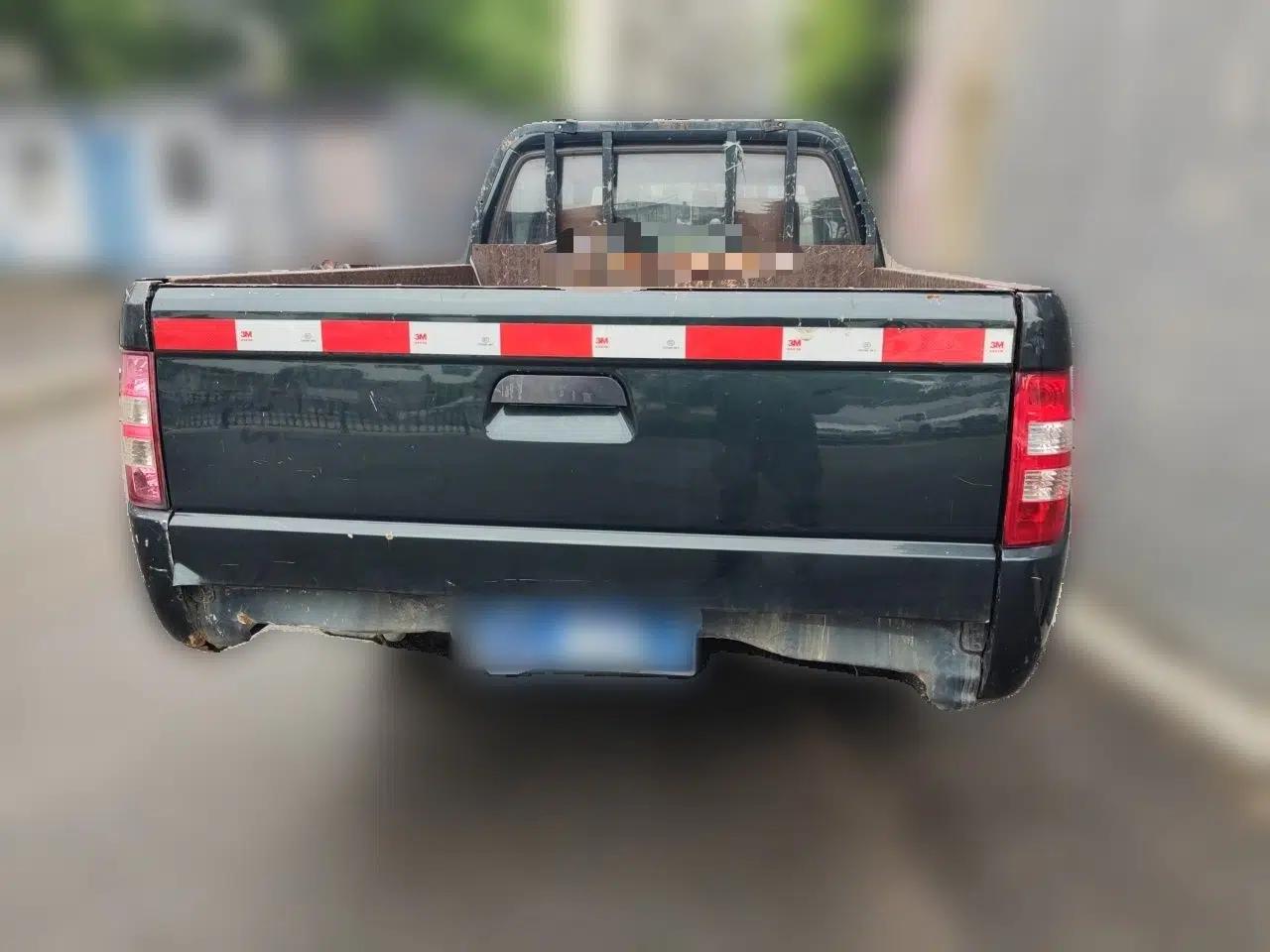 JMC Baodian 2018 2.9T New Value-Packed Two-Wheel-Drive Diesel Comfort Version with Extended Cargo Bed – JX4D30B5L — миниатюра 5