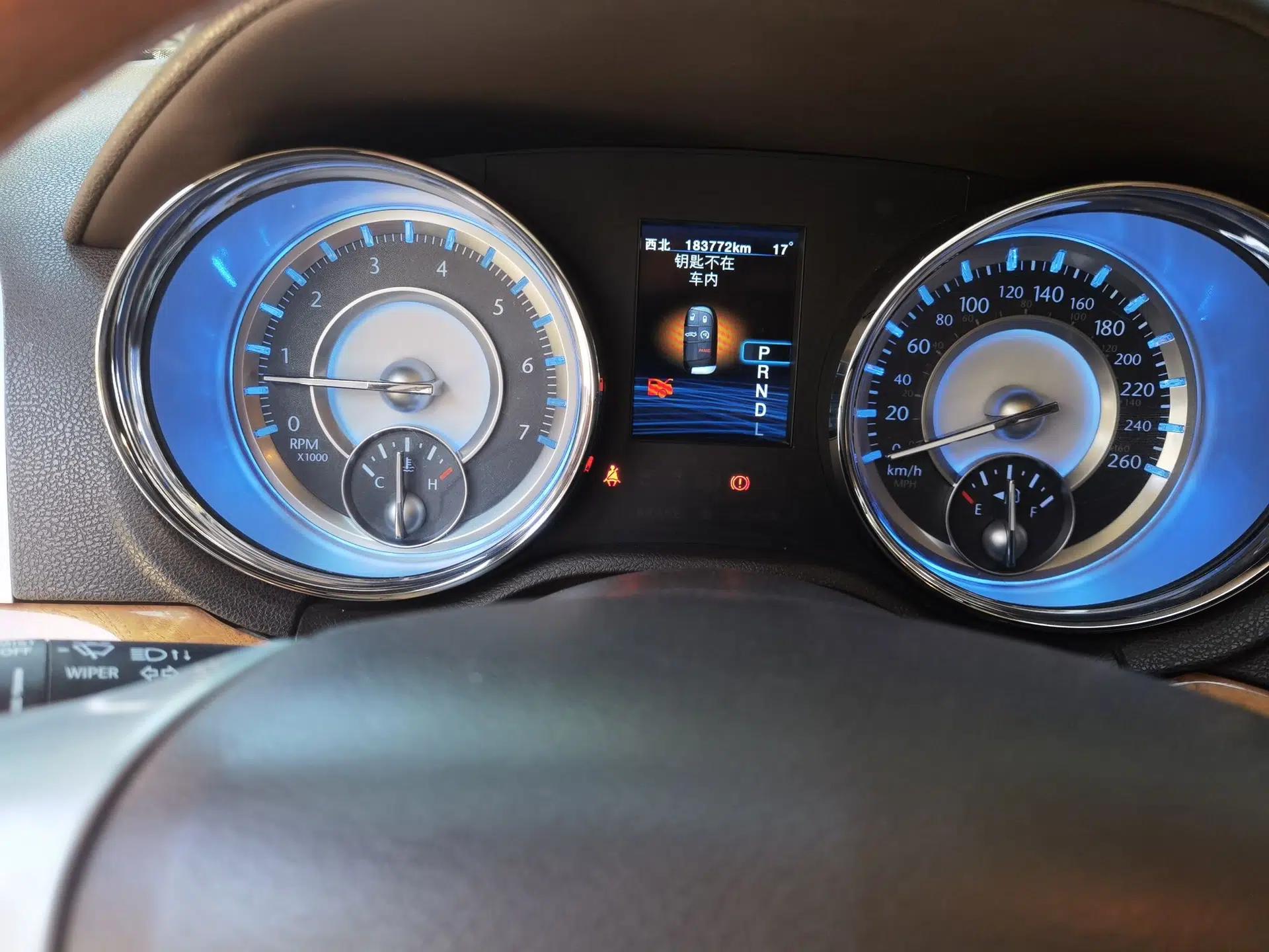 Chrysler 300C 2013 3.6L Luxury Edition — миниатюра 12