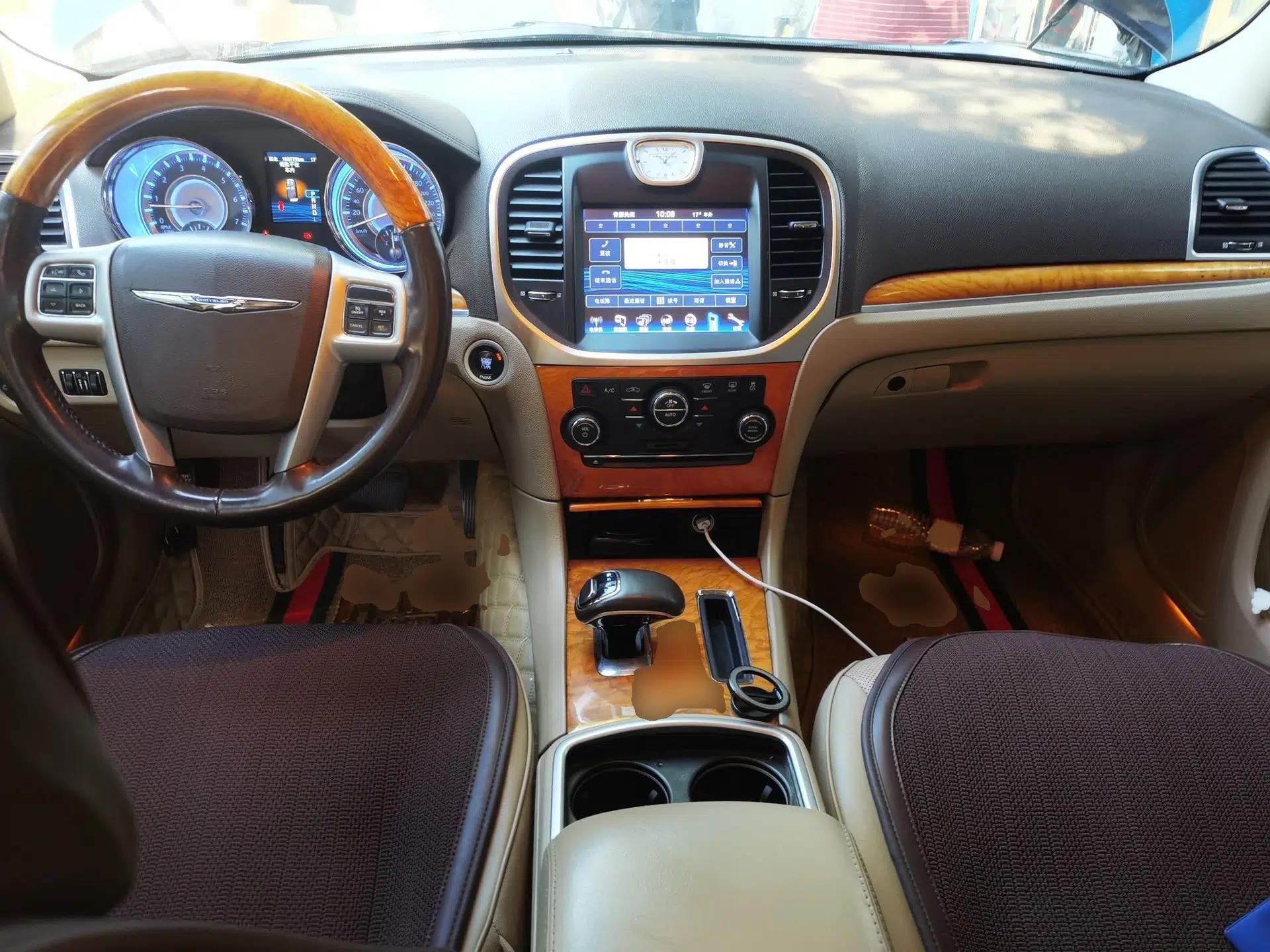 Chrysler 300C 2013 3.6L Luxury Edition — миниатюра 10