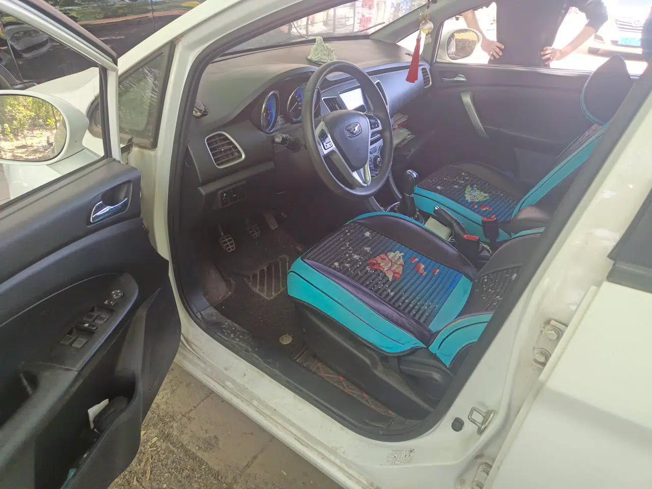 Cowin C3 2015 1.5L Manual Gold Diamond Edition — миниатюра 17