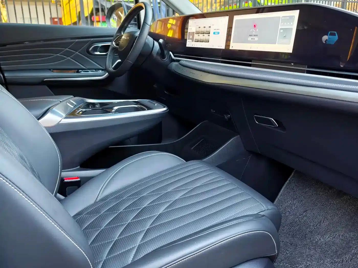 Maxus G90 2023 2.0T Interstellar 7-Seater Edition — миниатюра 11