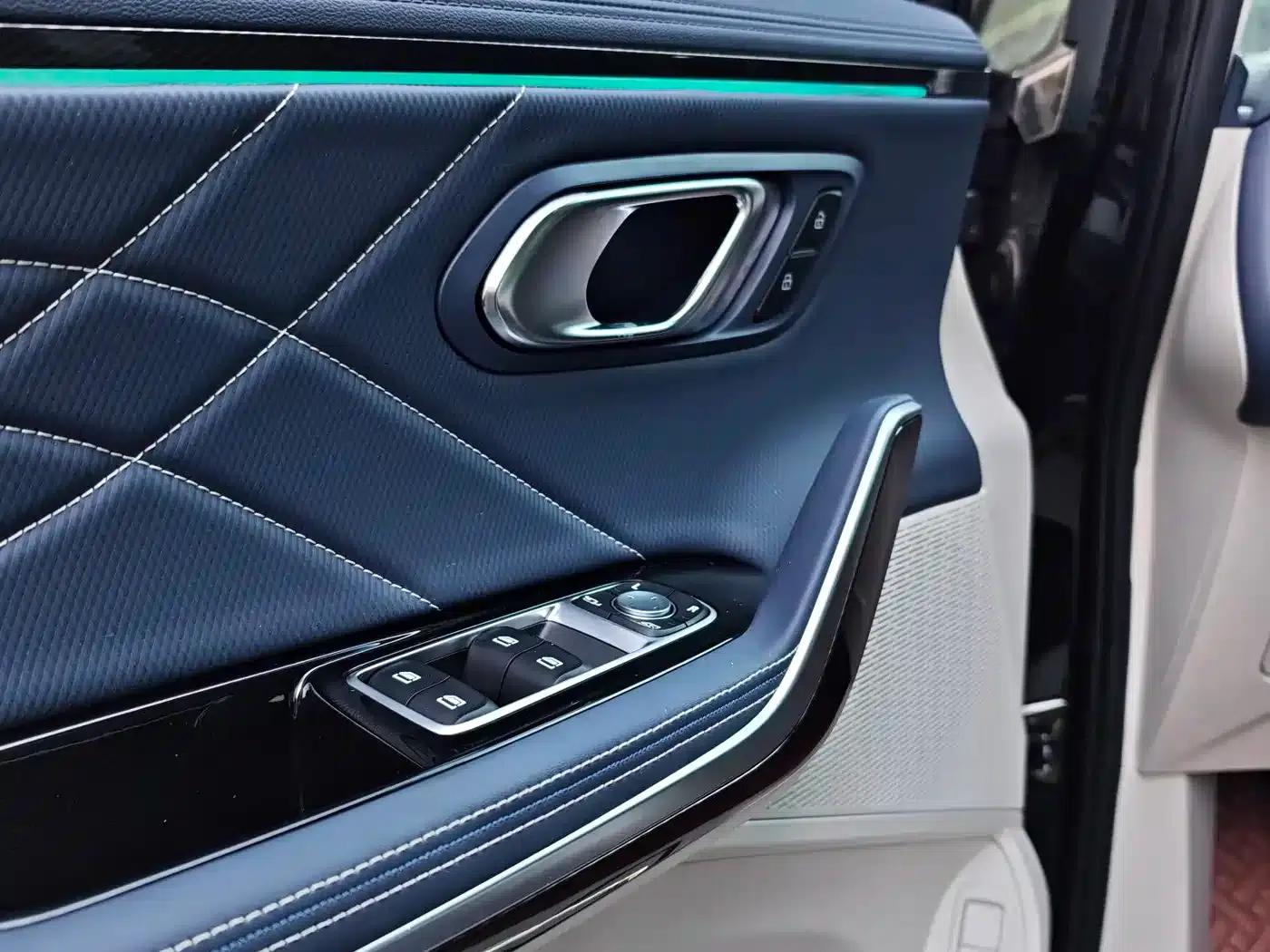 Maxus G90 2023 2.0T Interstellar 7-Seater Edition — миниатюра 3