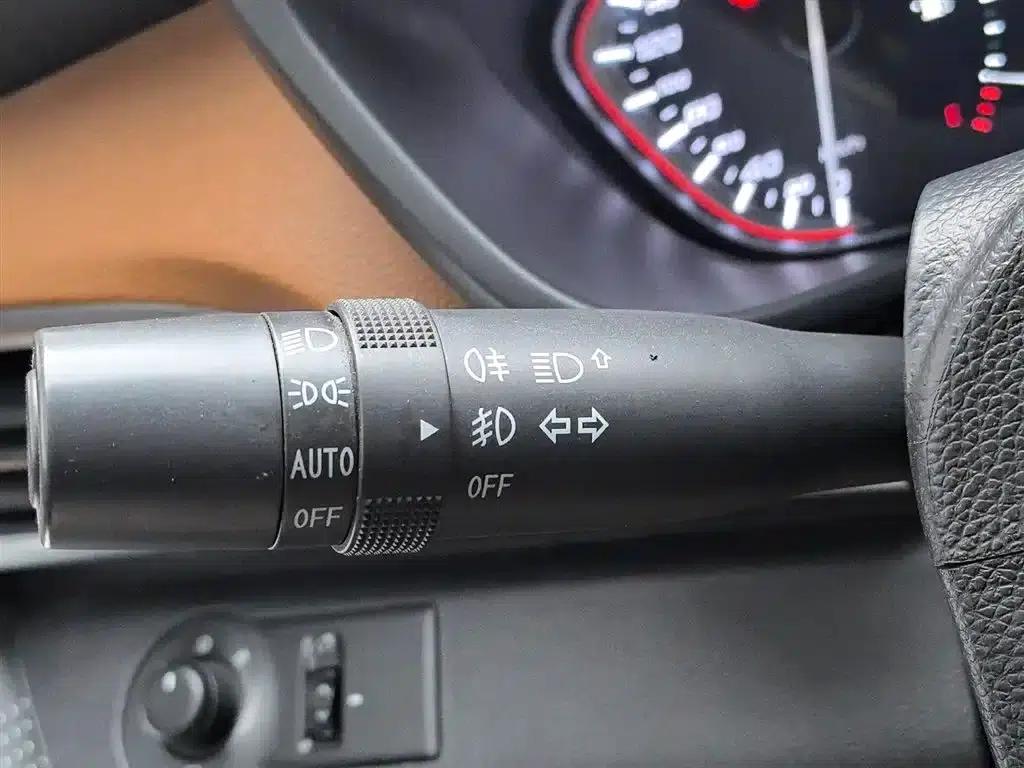 SAIC MAXUS D90 2017 2.0T Automatic 4WD Sirius — миниатюра 6