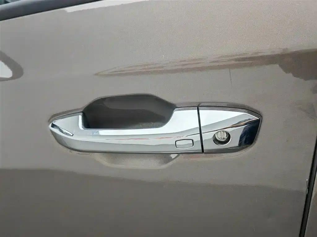 SAIC MAXUS D90 2017 2.0T Automatic 4WD Sirius — миниатюра 12