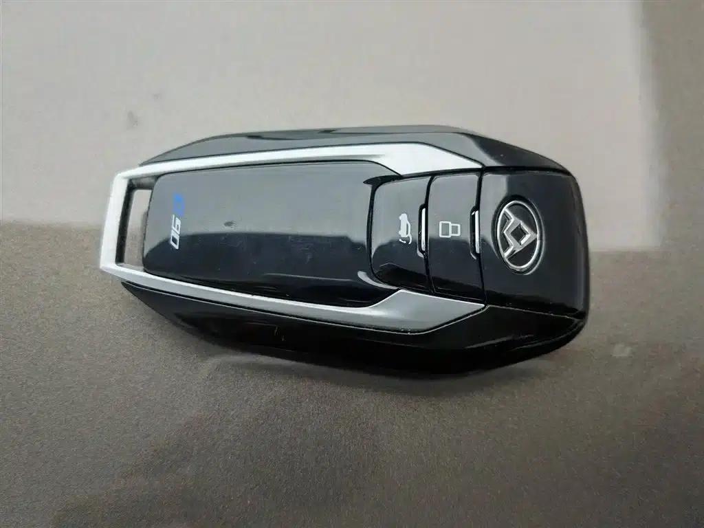 SAIC MAXUS D90 2017 2.0T Automatic 4WD Sirius — миниатюра 22
