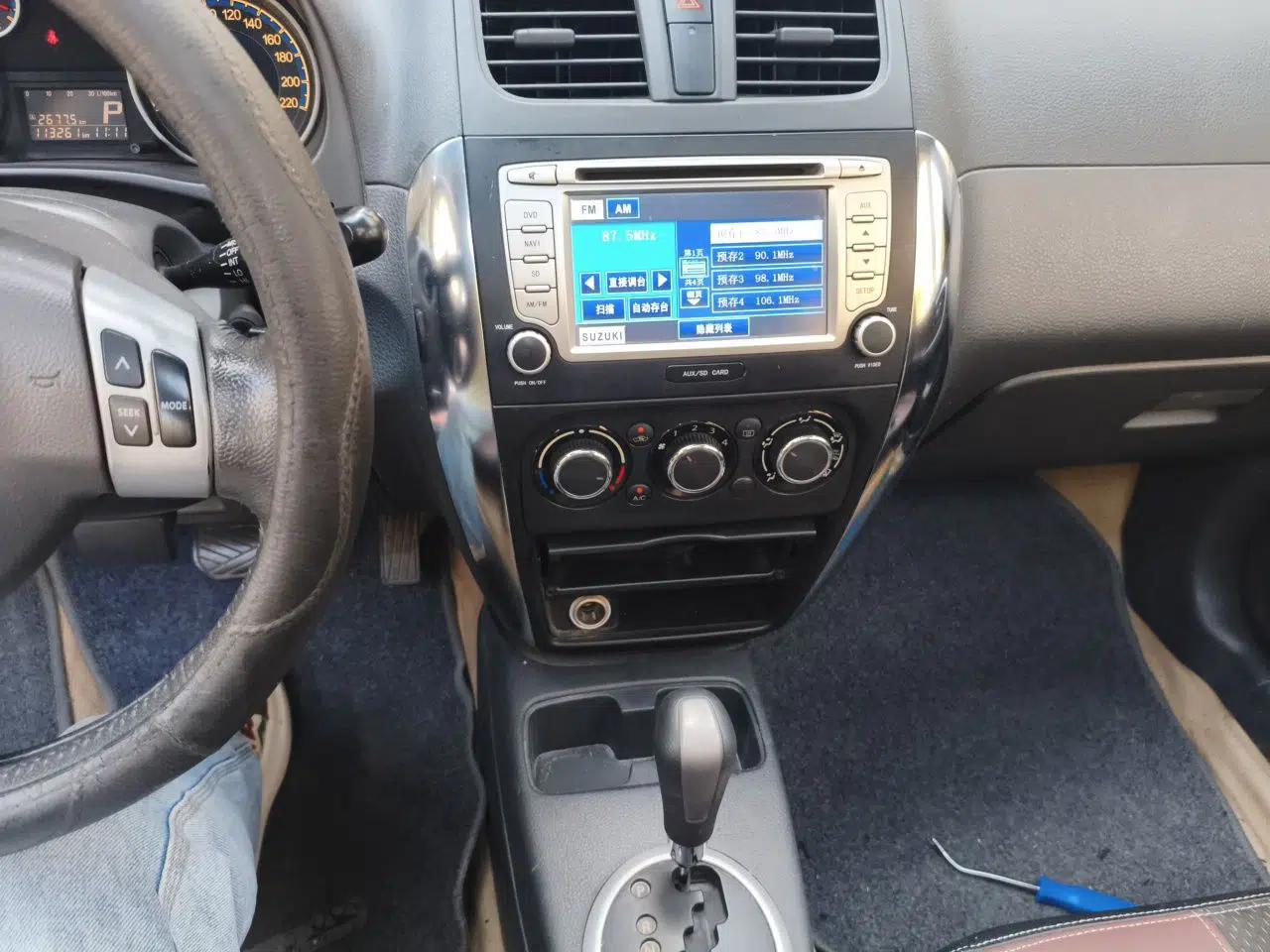 Suzuki SX4 2013 Koleos 1.6L Automatic Sport Model — миниатюра 14