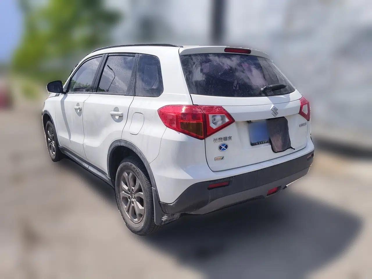 Suzuki Vitara 2016 1.6L Manual Two-Wheel Drive Entry-Level Trim — миниатюра 4