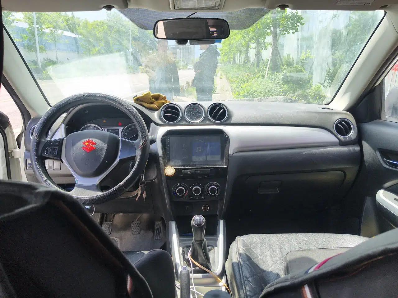 Suzuki Vitara 2016 1.6L Manual Two-Wheel Drive Entry-Level Trim — миниатюра 10
