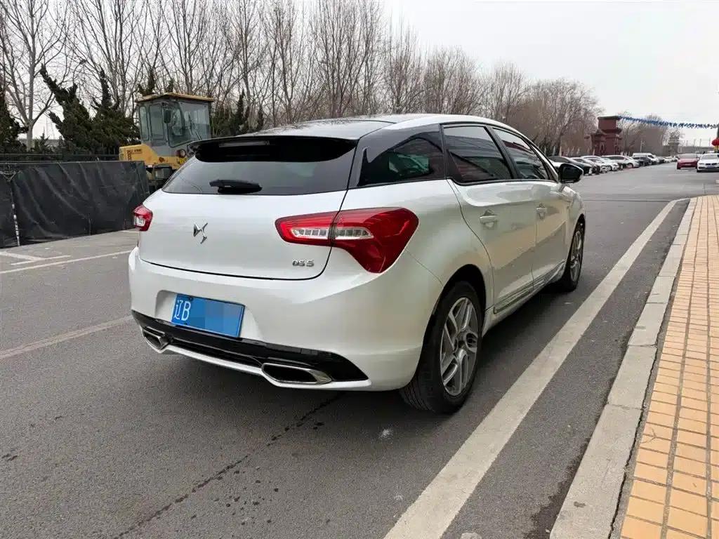 DS 5 2014 1.6T Elegant Edition THP160 — миниатюра 12
