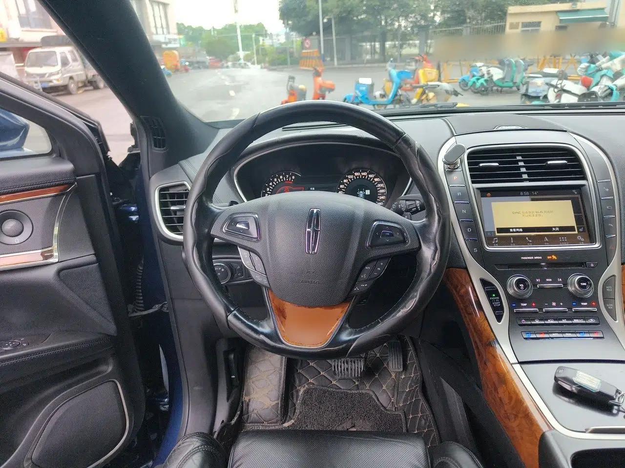 Lincoln MKX 2017 2.7T Four-Wheel Drive Prestige Edition — миниатюра 11