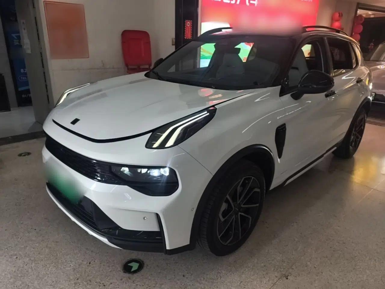 Lynk & Co 01 EM-P 2023 1.5TD EM-P Dawn Edition — миниатюра 1