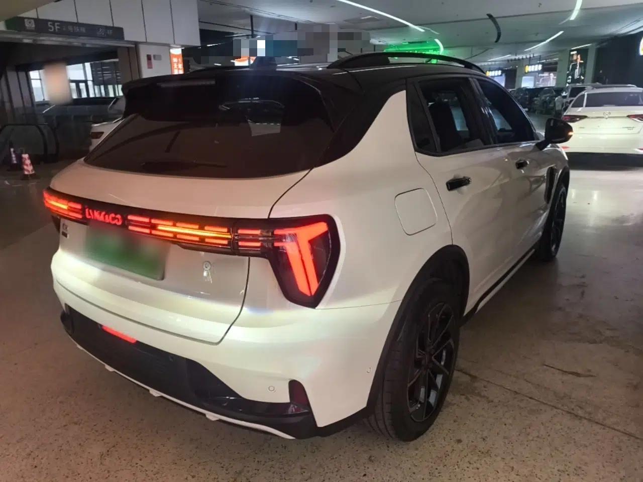 Lynk & Co 01 EM-P 2023 1.5TD EM-P Dawn Edition — миниатюра 4