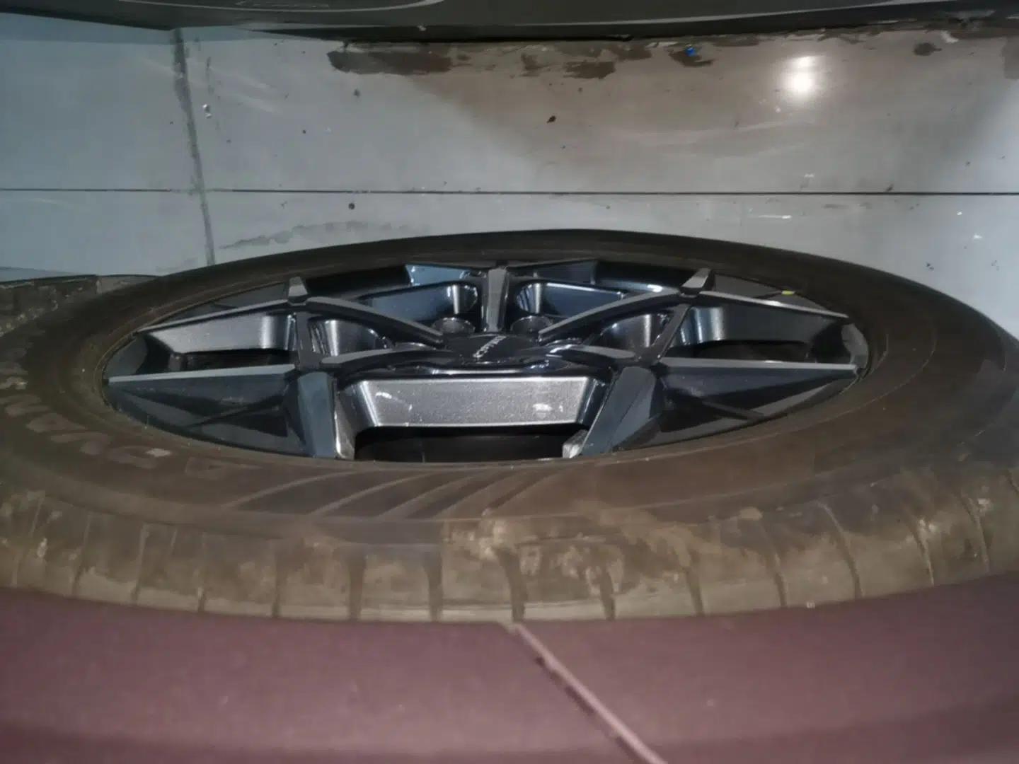 Lynk & Co 10 EM-P 2025 Model 120 Four-Wheel Drive Ultra — миниатюра 8