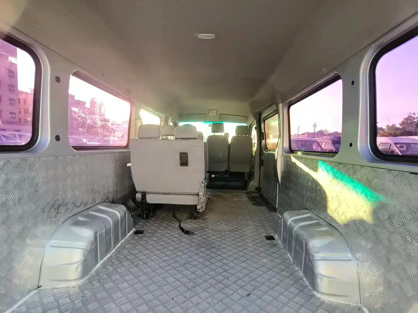 Yufeng 2020 2.5T V9 Logistics Van, Long Wheelbase, Medium Roof, 6-9 Seats, National V Emission Standard ZD25 — миниатюра 10