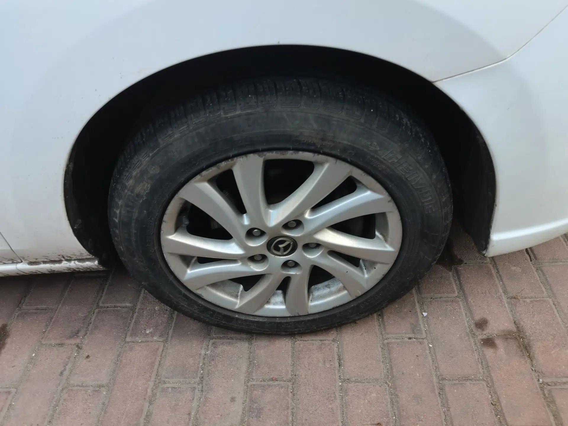Mazda 5 2013 2.0L Automatic Comfort Edition — миниатюра 8