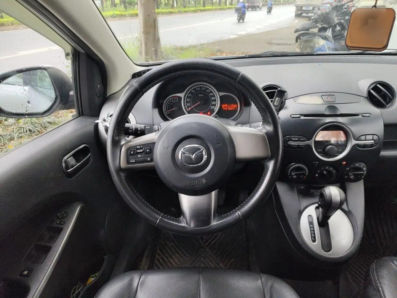 Mazda 2 2011 Xuan Dong 1.5L Automatic Luxury Edition — миниатюра 11