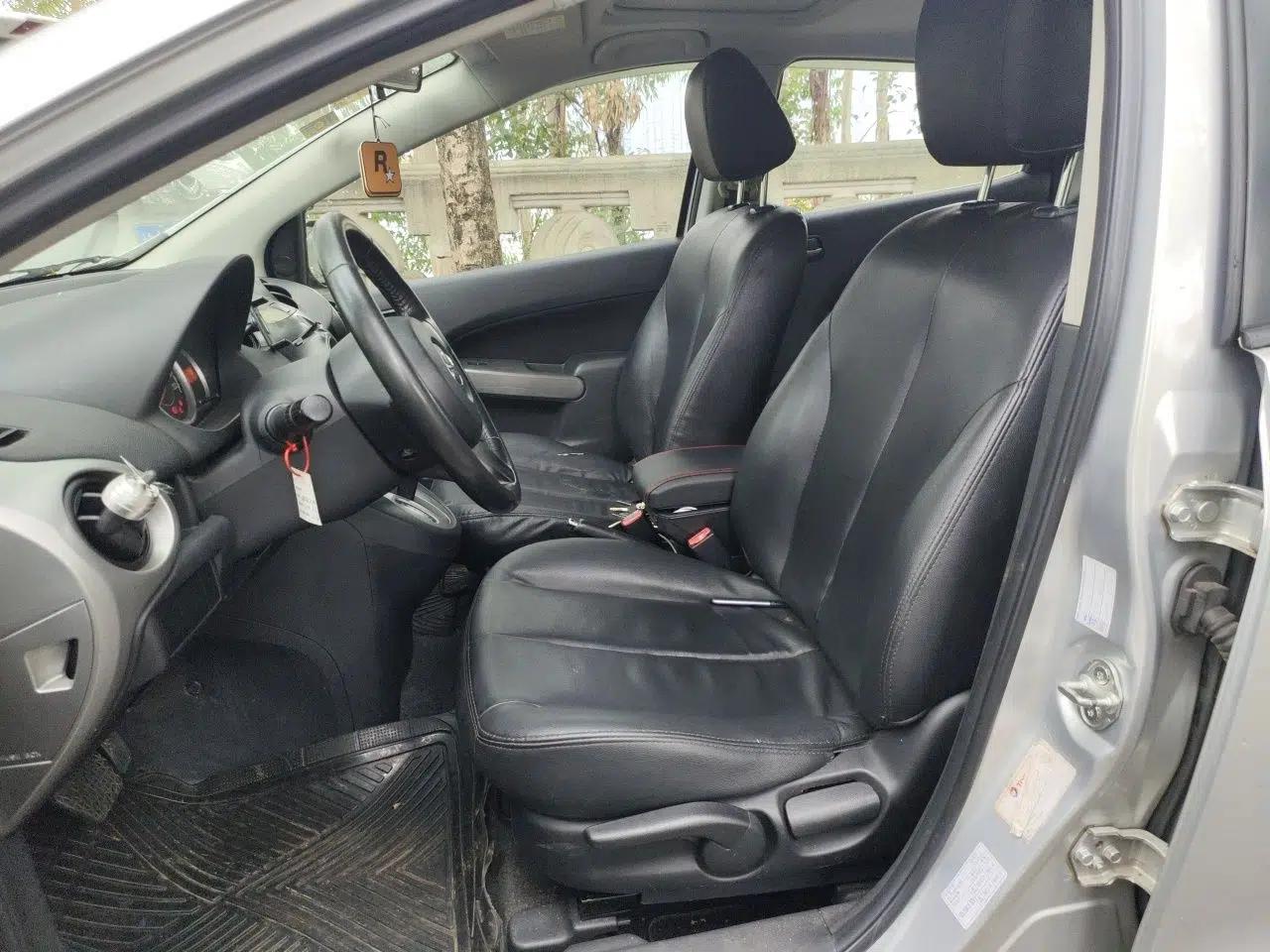 Mazda 2 2011 Xuan Dong 1.5L Automatic Luxury Edition — миниатюра 16