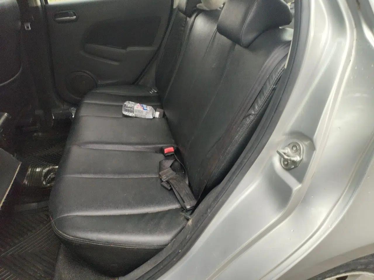 Mazda 2 2011 Xuan Dong 1.5L Automatic Luxury Edition — миниатюра 18