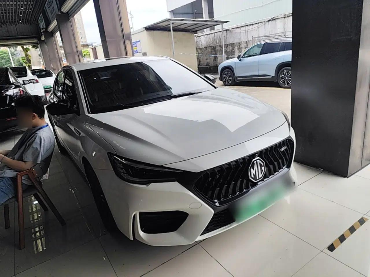MG 6 New Energy 2020 1.5T Hybrid Trophy Flagship Edition — миниатюра 3