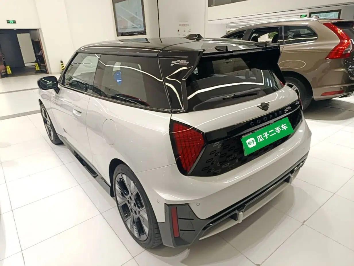 MINI Electric COOPER JCW 2025 JOHN COOPER WORKS — миниатюра 4