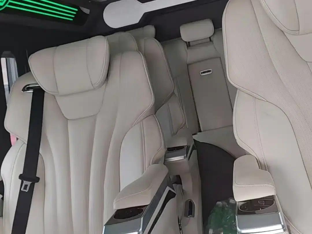 2022 HIACE 3.5L Middle East Edition — миниатюра 7