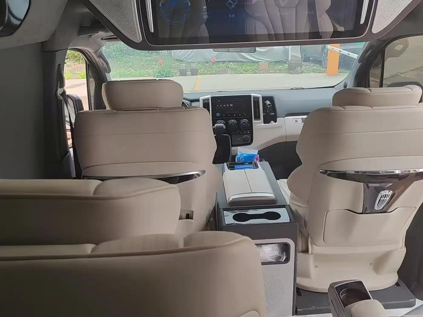 2022 HIACE 3.5L Middle East Edition — миниатюра 9
