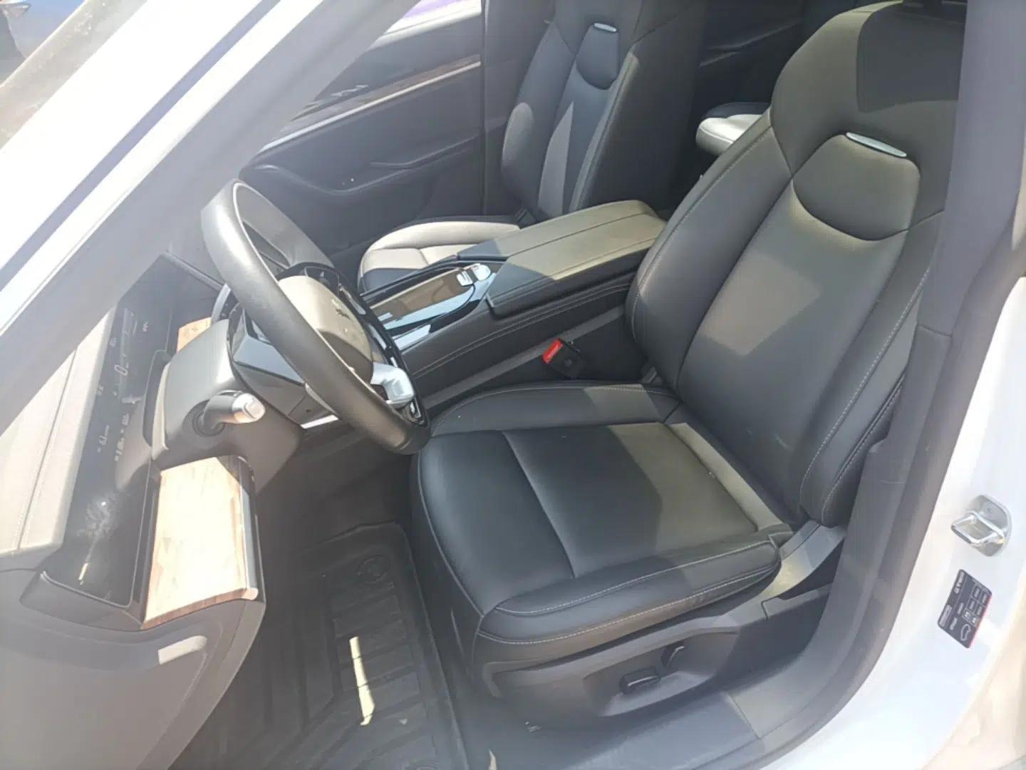 NETA S 2023 Pure Electric 520km Rear-Drive Lite Version — миниатюра 17
