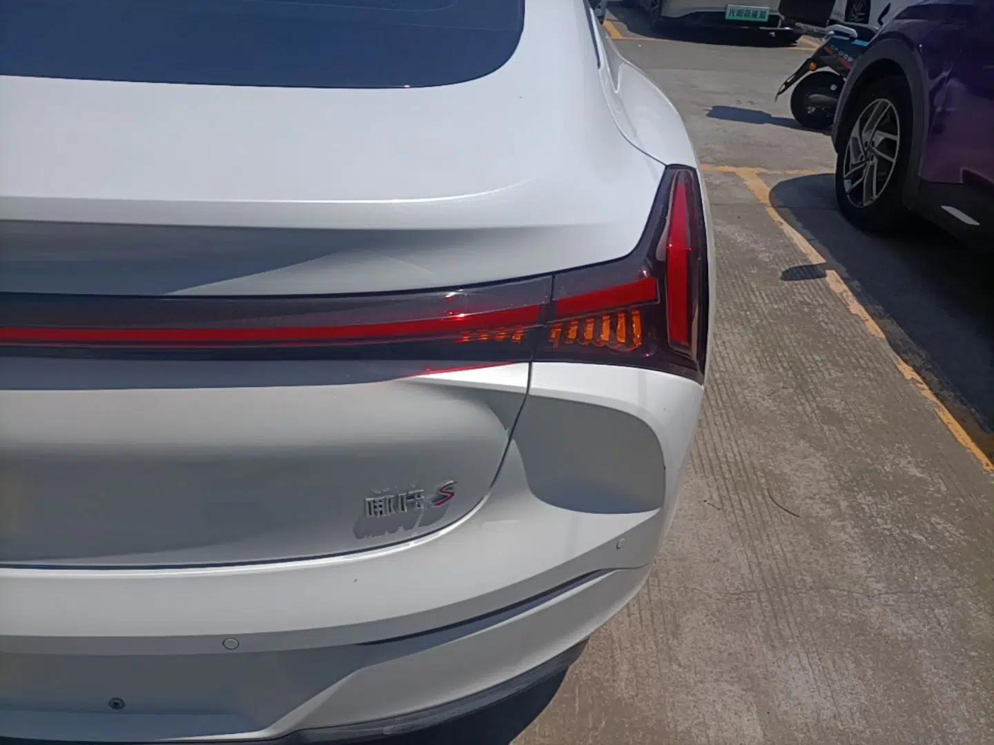NETA S 2023 Pure Electric 520km Rear-Drive Lite Version — миниатюра 8