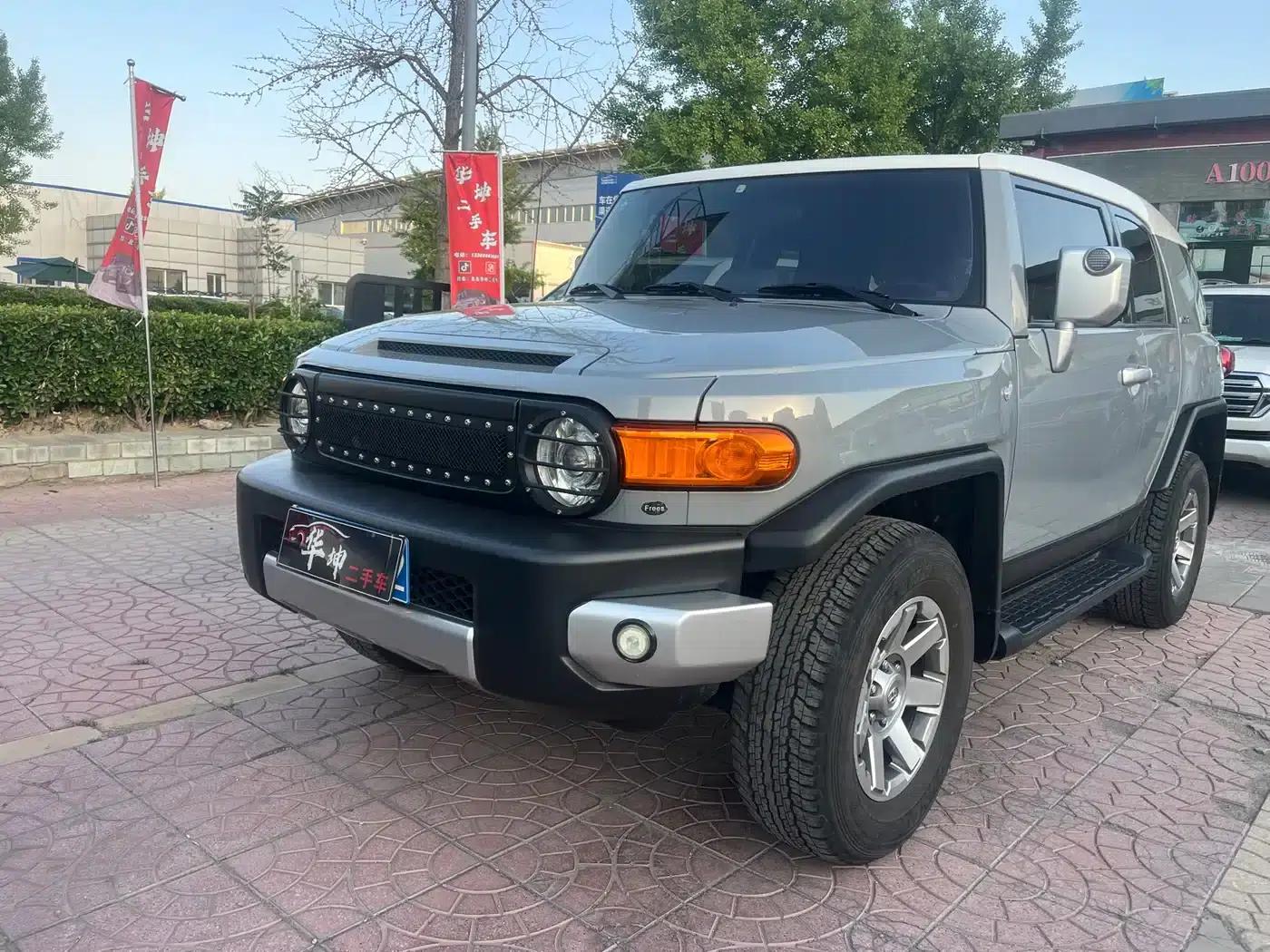 2019 FJ Cruiser 4.0L Dual Airbags, Dual Fuel Tanks, Air Pump Middle East Version — миниатюра 7