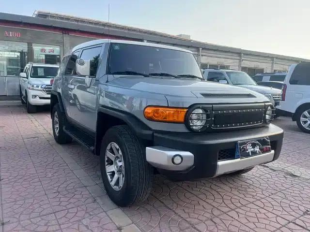 2019 FJ Cruiser 4.0L Dual Airbags, Dual Fuel Tanks, Air Pump Middle East Version