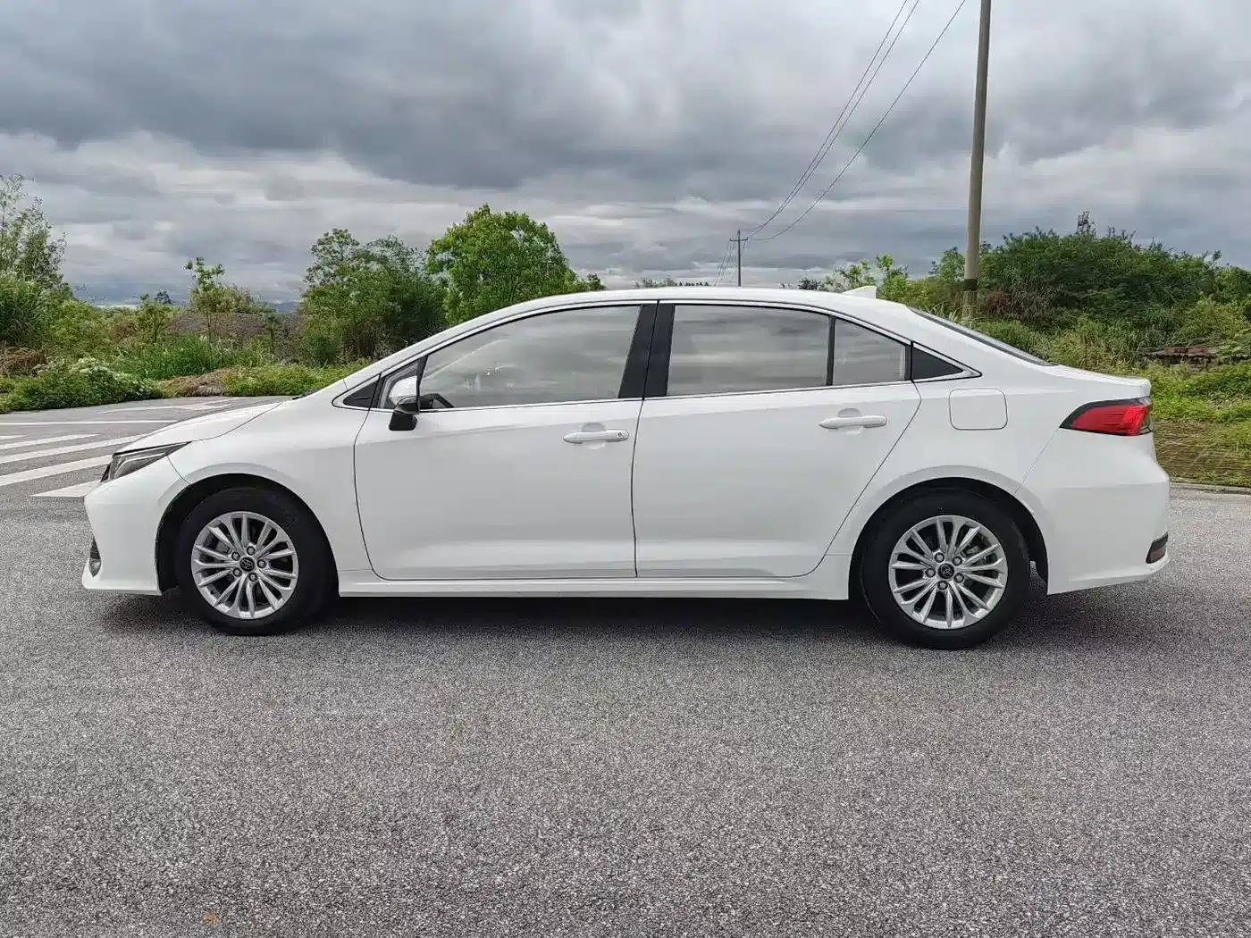 2023 Avalon 2.0L Elite Edition — миниатюра 8