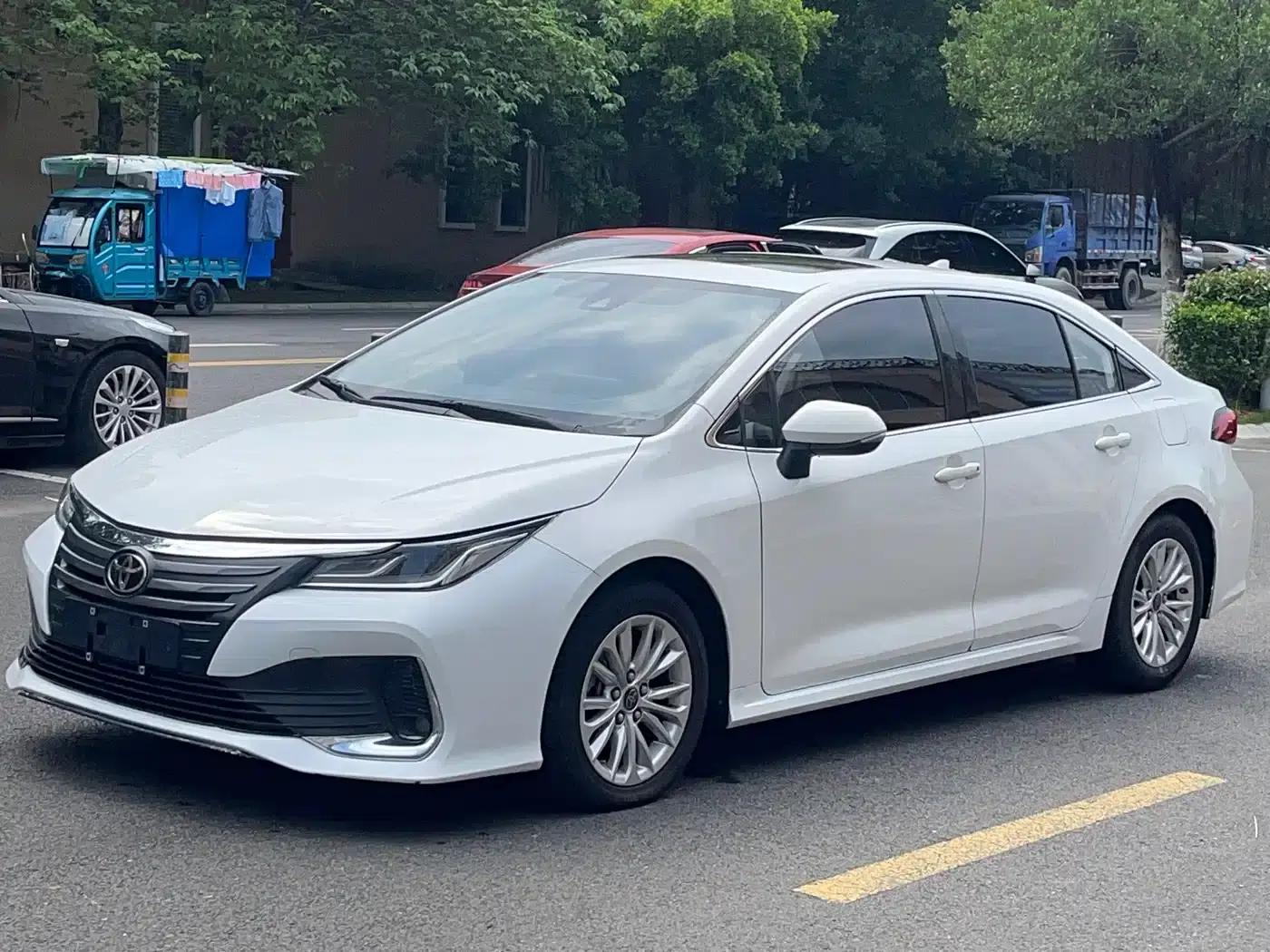 2023 Avalon 2.0L Elite Edition — миниатюра 3