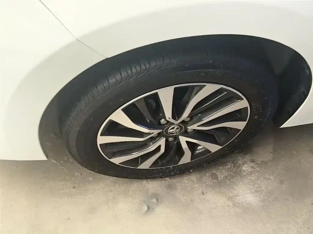 Corolla Hybrid E+ 2019 1.8L E-CVT Leading Edition — миниатюра 23