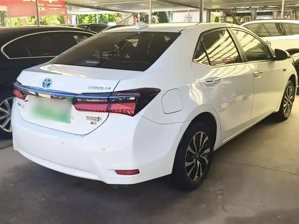 Corolla Hybrid E+ 2019 1.8L E-CVT Leading Edition — миниатюра 7