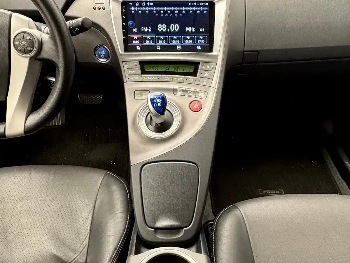 2012 Prius 1.8L Luxury Edition — миниатюра 17